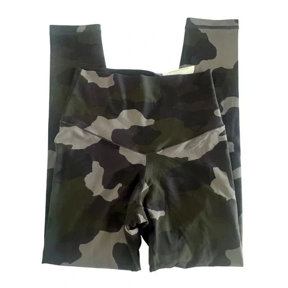 NWT OFFLINE by Aerie Real Me Hi-Rise 7/8 Legging Camo Green/Black Women’s M - Picture 2 of 11